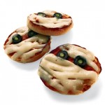 pizza-mummies-halloween-recipe-photo-420-FF1005ALMAA02