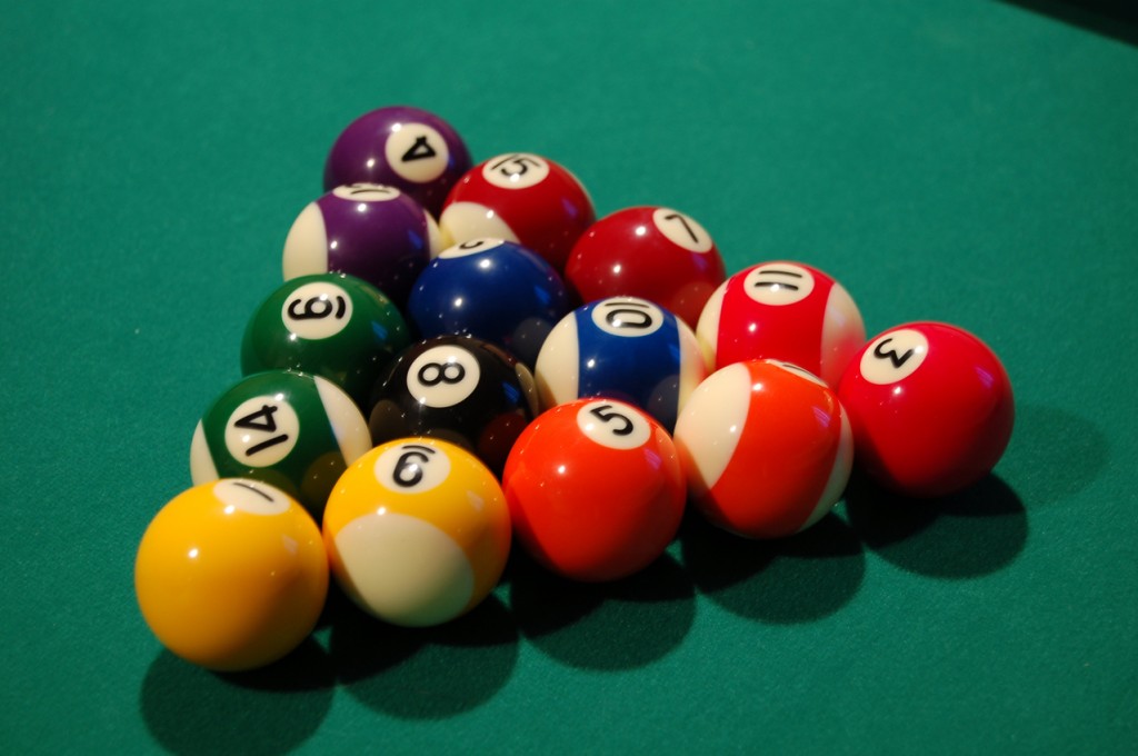 pool-table-balls-1425191-1278x849